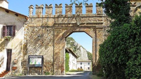 sasso porta